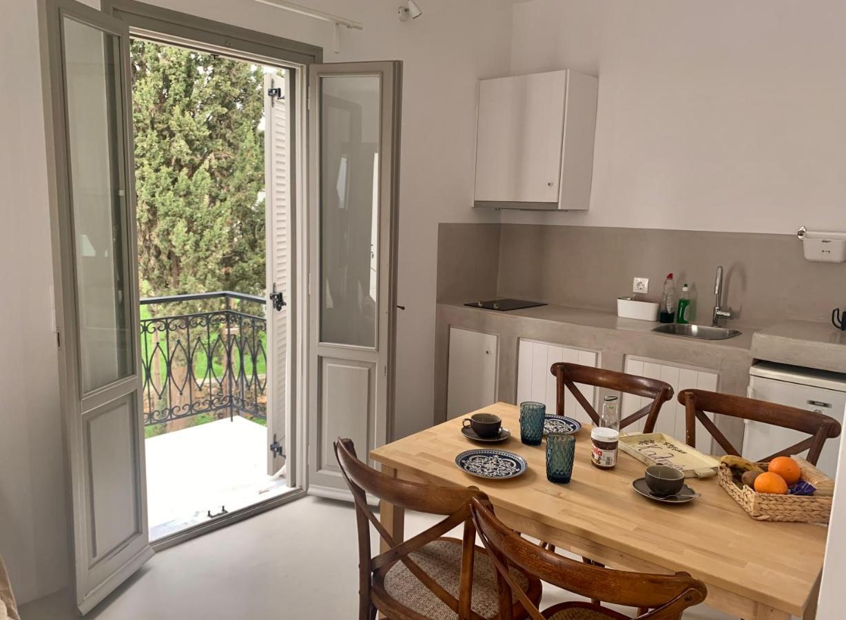 Sorina Beloved Rooms Spetses Town ภายนอก รูปภาพ